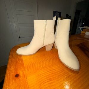 Elegant Cream Dolce Vita Ankle Boots